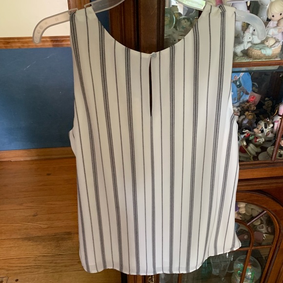 CUTE TANK TOP ✨ NWT - Picture 4 of 5